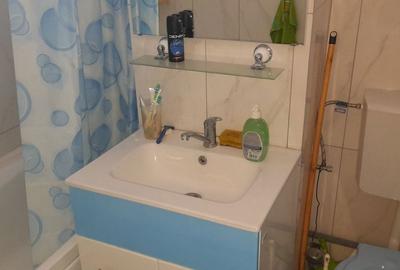 Apartament cu 2 camere semidecomandat în Micro 9 - 9