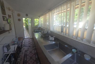Casă cu 4 camere în Central - 2