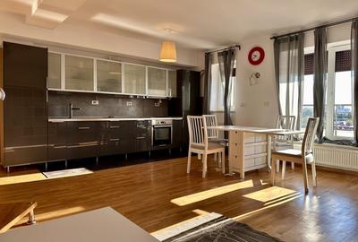Apartament cu 4 camere semidecomandat, mobilat în Decebal