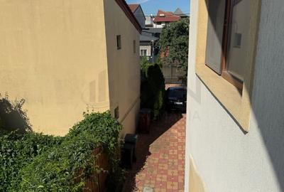 Casă cu 5 camere cu Teren 200 Mp în Dămăroaia
