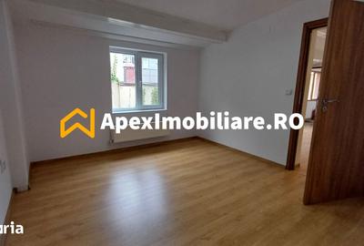 Apartament cu 2 camere decomandat în Victoriei