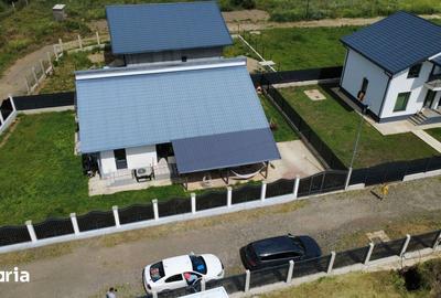 Casă cu 4 camere cu Teren 500 Mp în Central - 1