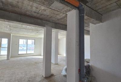 Spațiu comercial, de 95 mp, în Central - 4