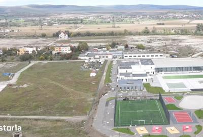 Casă cu 4 camere cu Teren 300 Mp în Central - 2