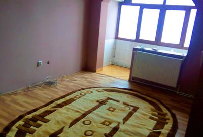 Apartament cu 2 camere semidecomandat în Central - 2