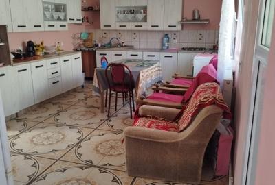 Casă individuală cu 5 camere cu Teren 1500 Mp în Macea