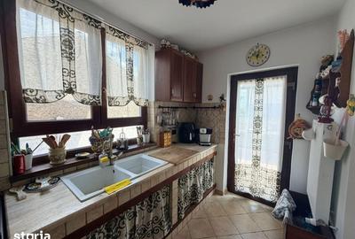 Casă cu 6 camere cu Teren 600 Mp în Bordei - 3