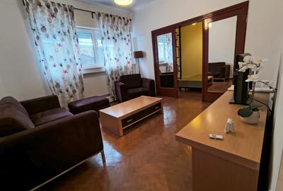 Apartament cu 2 camere semidecomandat, mobilat în Primăverii