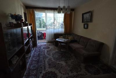Apartament cu 2 camere decomandat în Astra