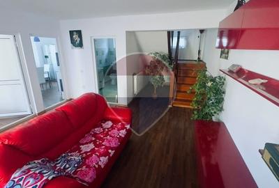 Casă individuală cu 5 camere cu Teren 300 Mp în Central