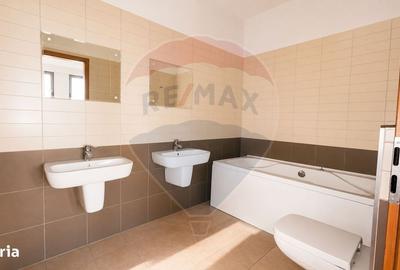 Spațiu comercial, de 75 mp, în Central