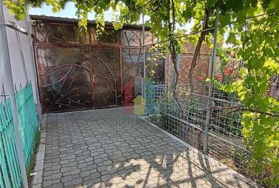 Casă cu 5 camere cu Teren 182 Mp în Central - 9