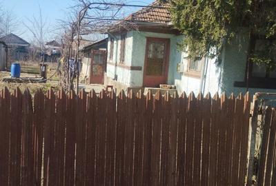 Casă cu 4 camere în Central - 2