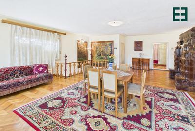 Casă individuală cu 10 camere cu Teren 1437 Mp în Nord - 2