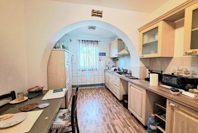 Casa individuala spatioasa, renovata total pe parter I Recas - 13