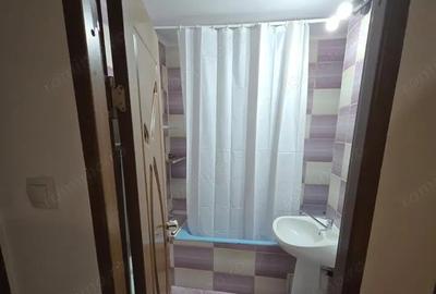 Apartament 2 camere, micro 17, etaj 2 - 1