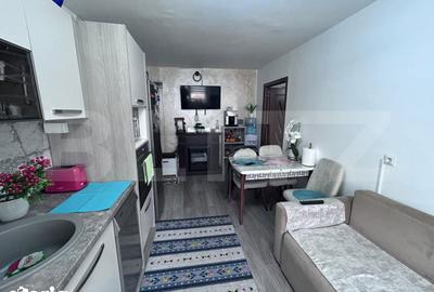 Apartament cu 2 camere semidecomandat în Comuna din Paris