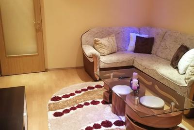 Apartament cu 3 camere decomandat în Central - 1