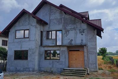 Casă cu 4 camere în Central - 8