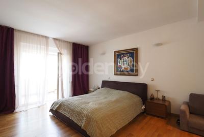 Apartament spatios cu 4 camere, 3 bai | 250mpc | 2 garaje - 7