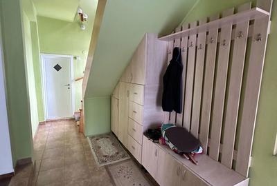 Casă cu 4 camere cu Teren 1640 Mp în Groși - 3