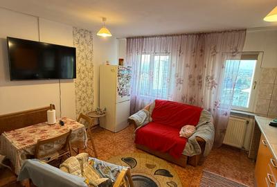 Apartament cu 3 camere semidecomandat în Narcisa - 4