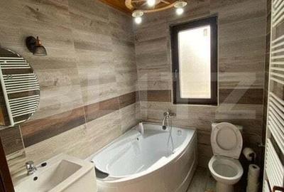 Casă cu 5 camere cu Teren 900 Mp în Central - 2