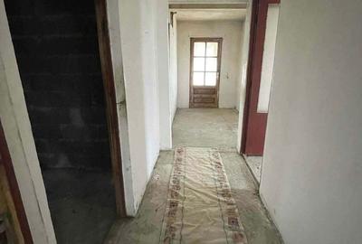 Casă cu 4 camere în Gârleni - 16