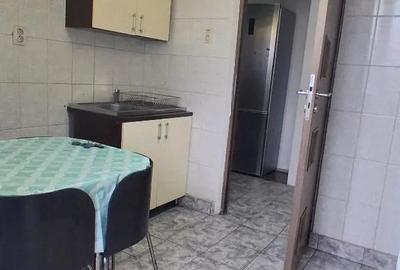 Apartament cu 3 camere semidecomandat în Berceni - 9