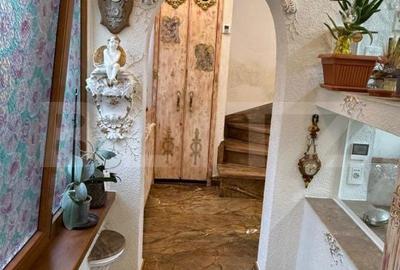 Apartament cu 3 camere decomandat în Centrul Istoric