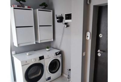 Apartament cu 3 camere decomandat în Metalurgiei