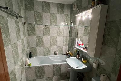 De inchiriat apartament 3 camere Micro 16 - 3