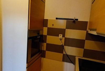 Apartament cu 3 camere semidecomandat în Central - 5