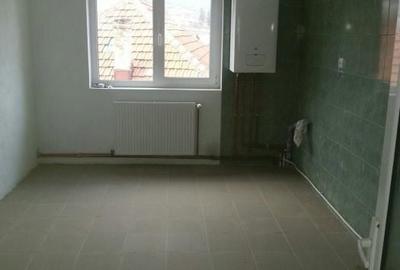 Casă cu 4 camere în Văleni - 2