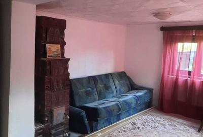 Casă cu 4 camere în Băbeni