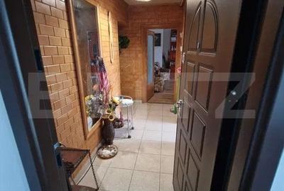 Apartament de vanzare cu 3 camere, 76 mp utili, zona Carpati 2 - 6