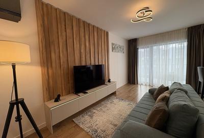 Apartament cu 2 camere semidecomandat, mobilat în Central