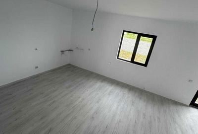 Casă cu 3 camere cu Canalizare în Vârteju - 1