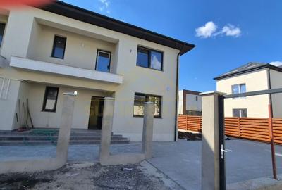 Casă individuală cu 3 camere cu Canalizare în Central - 40