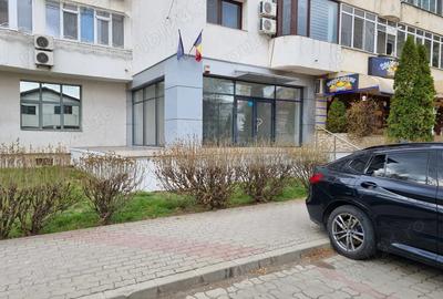 Spațiu comercial, de 72 mp, în Traian - 2