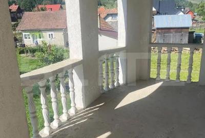 Casă cu 5 camere cu Teren 1755 Mp în Central - 7