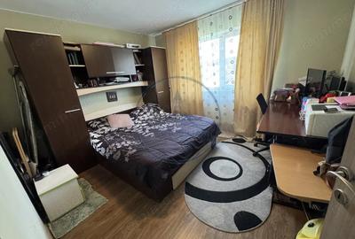 Apartament cu 3 camere nedecomandat, mobilat în Sud - 2