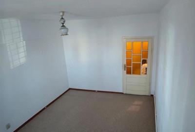 Garsonieră decomandată în Central - 2