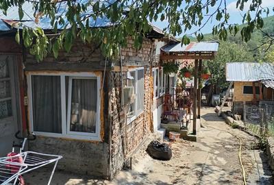 Casa si teren de vanzare - 2