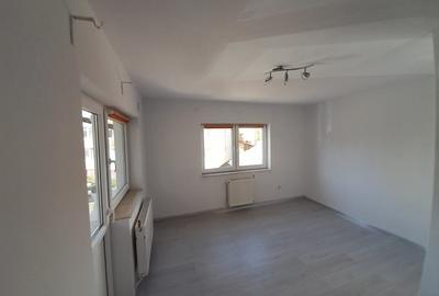 Casă individuală cu 6 camere cu Teren 257 Mp în Independenței - 14