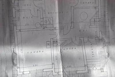 Casă cu Teren 2000 Mp în Central - 1