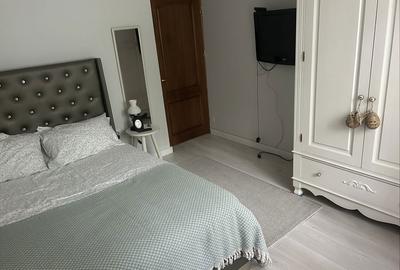 Apartament cu 3 camere semidecomandat în Gorjului