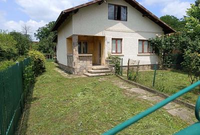 Casă cu Teren 1400 Mp în Cornu - 1