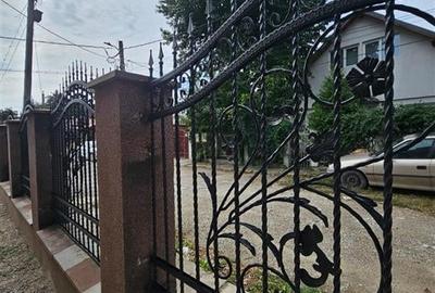 VILA DE VANZARE BACAU  P+E+M (de locuit si birou , clinica, notarriat, medic de - 6