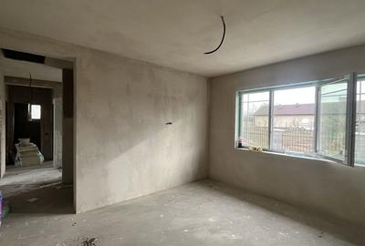 Casă cu 4 camere cu Teren 400 Mp în Central - 2